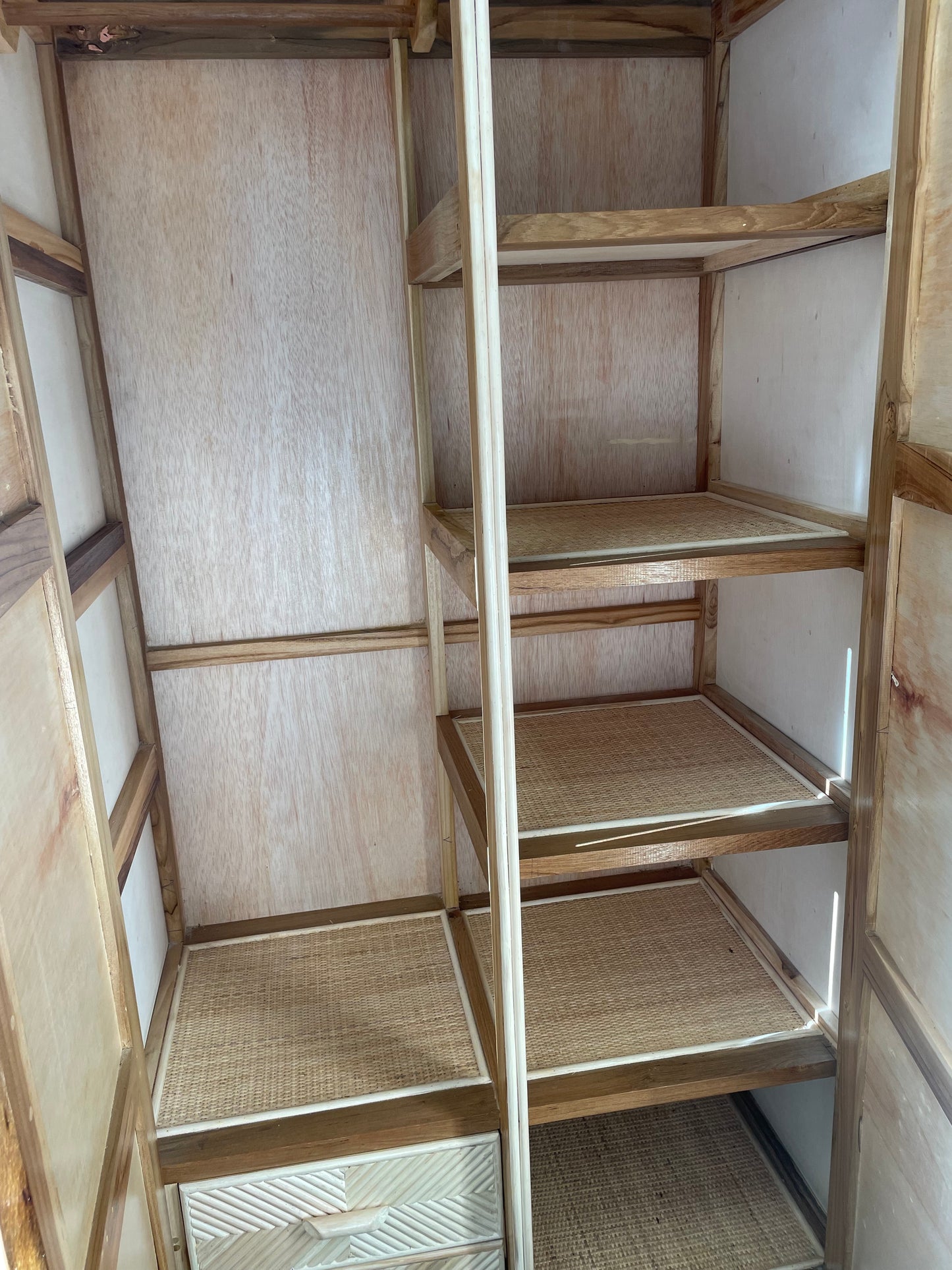 Rotan Kledingkast Amanah