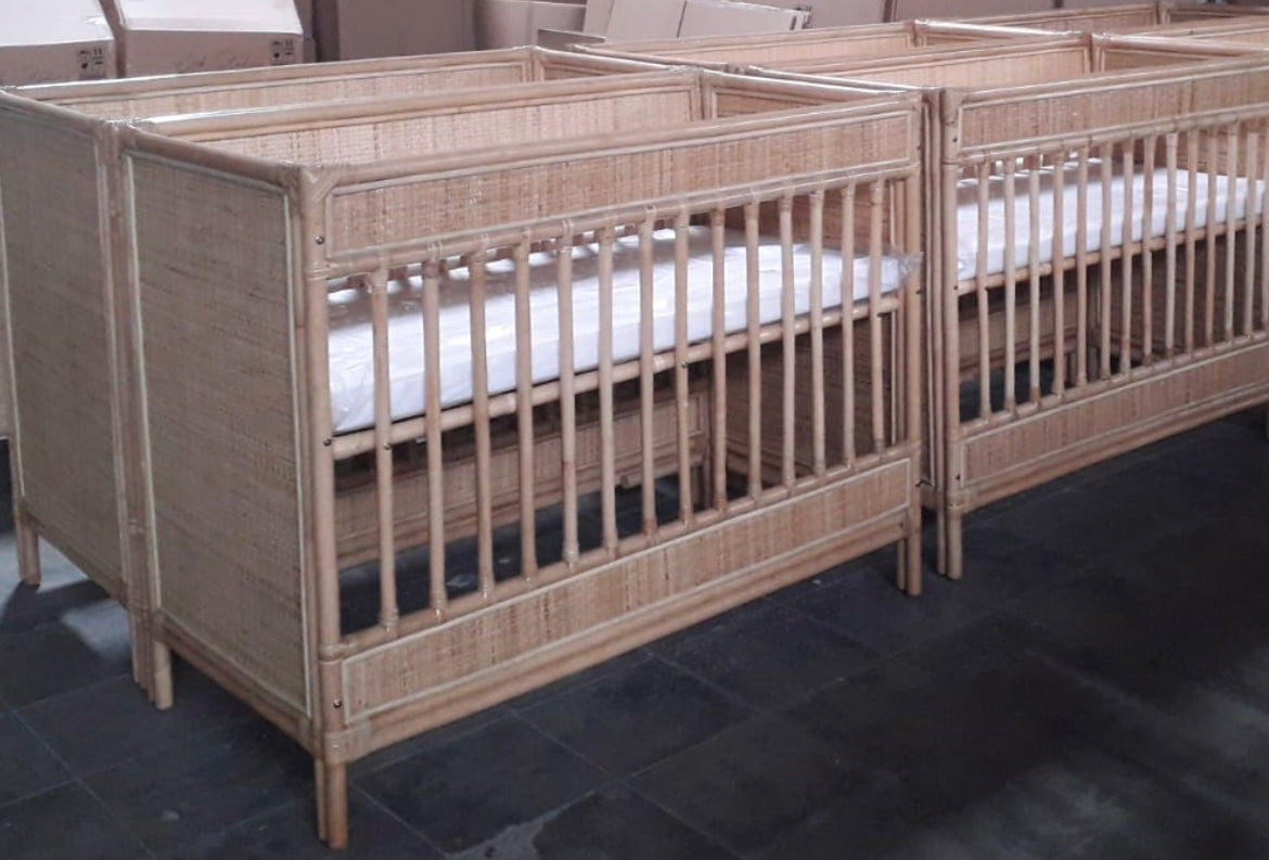 Rotan Ledikant Aïsha (inclusief matras)