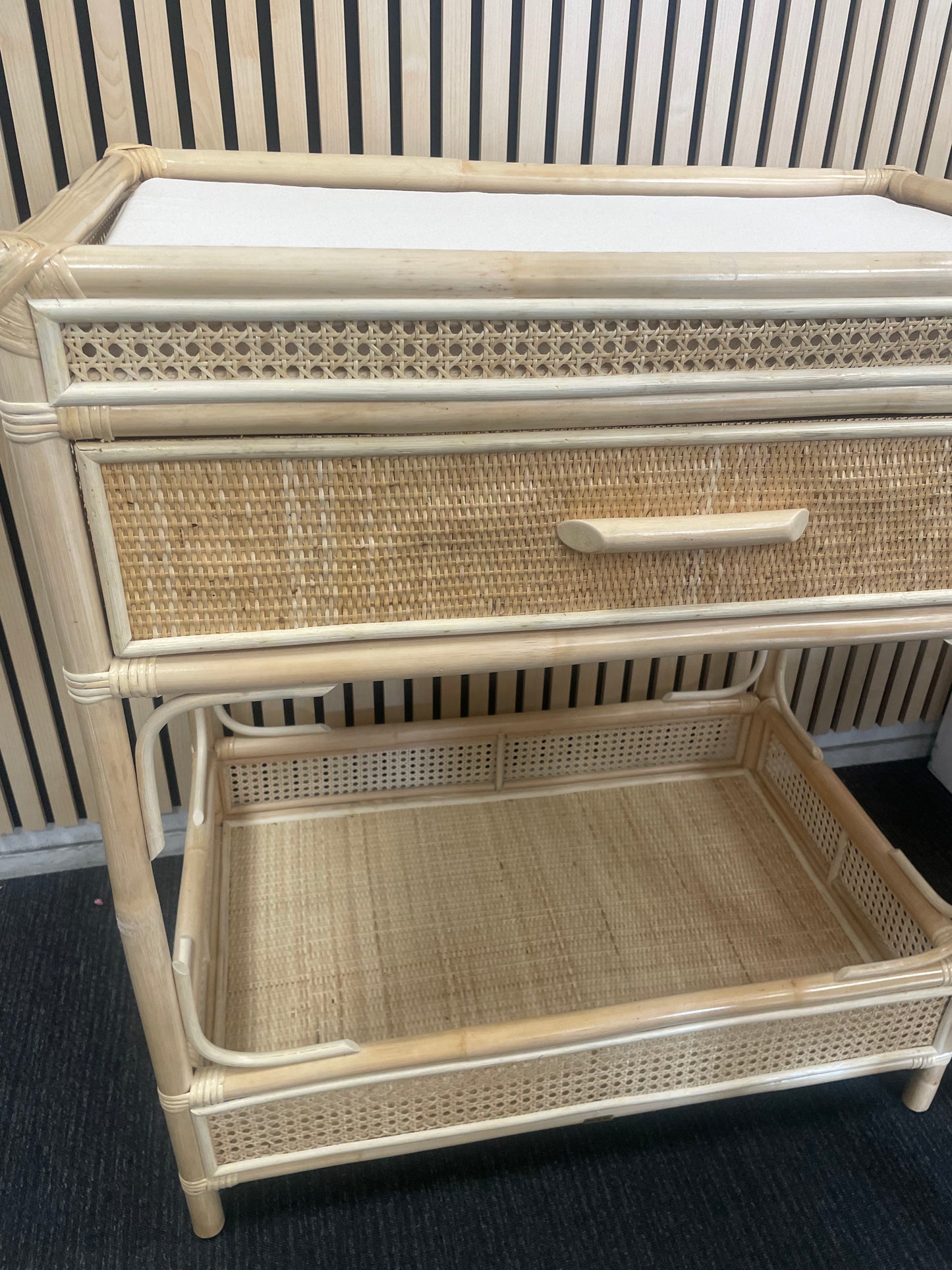 Rotan Verschoontafel Noor ©