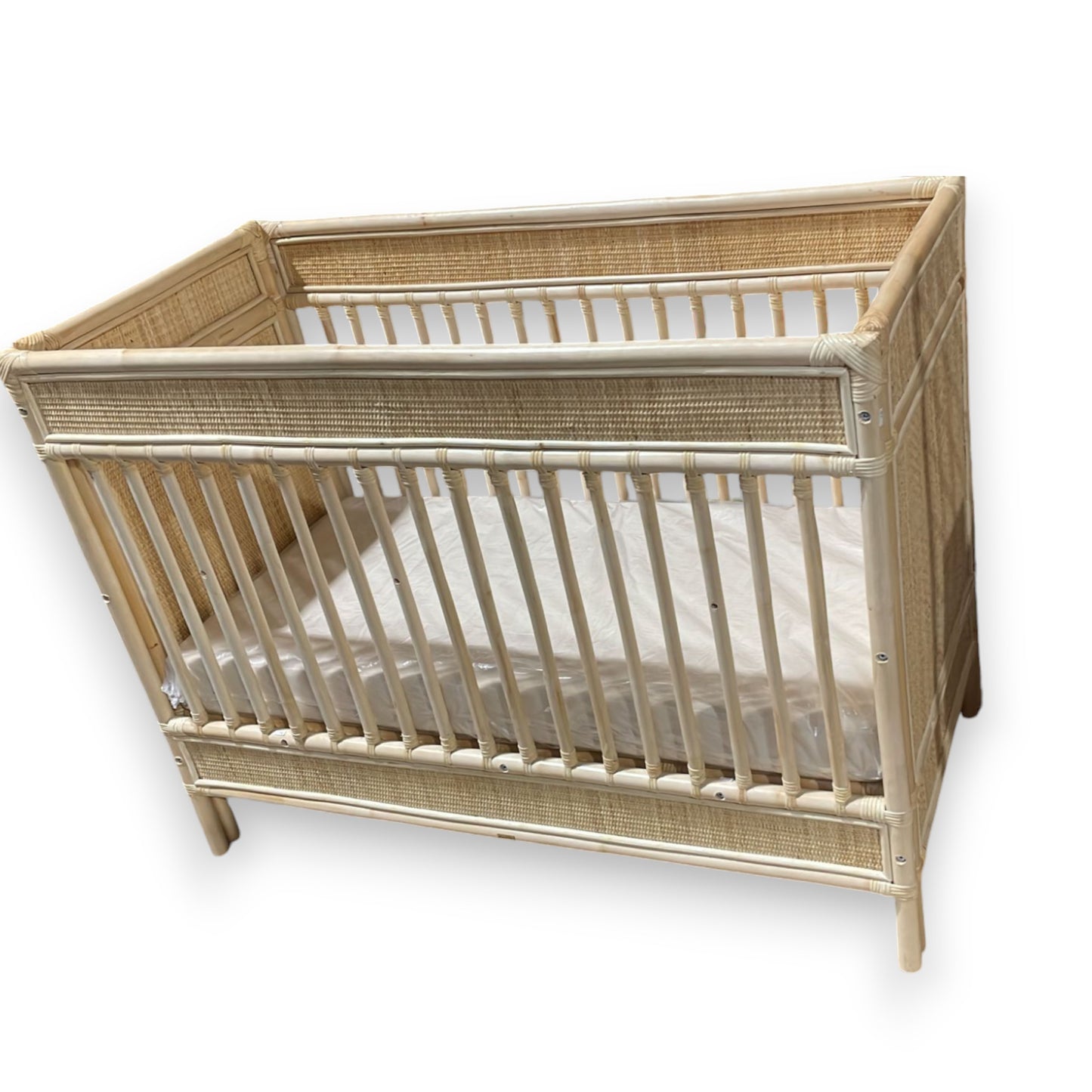 Rotan Ledikant Aïsha (inclusief matras)